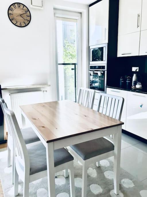 Nowoczesny Apartament Na Pradze Warszawa Exteriör bild