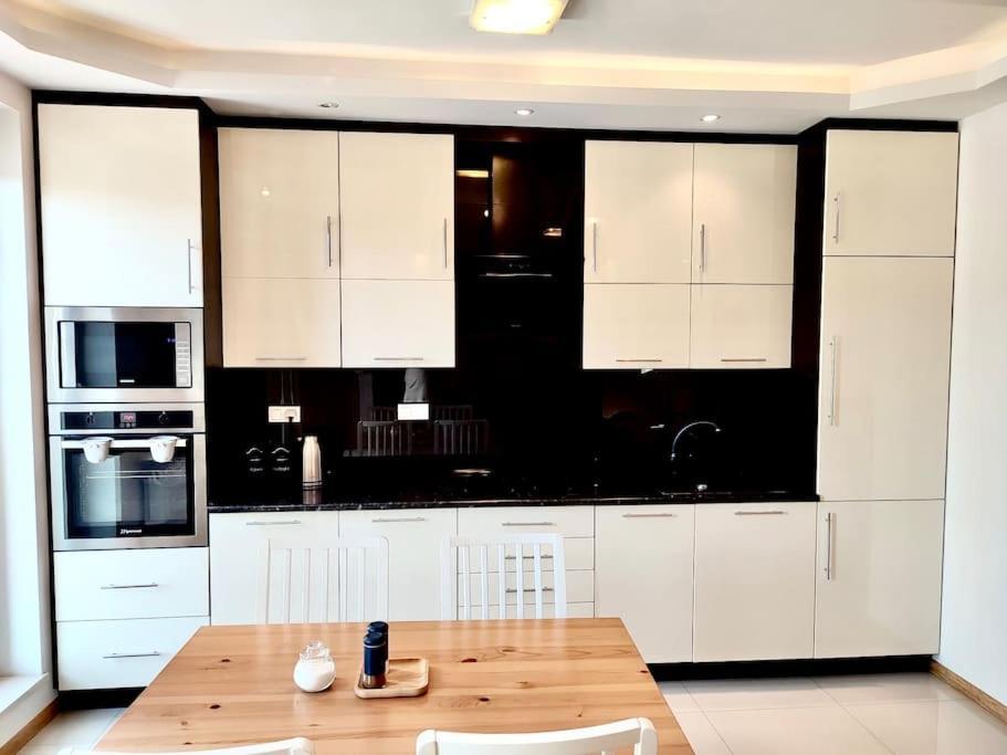 Nowoczesny Apartament Na Pradze Warszawa Exteriör bild